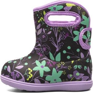 Bogg kids boot. Size 10. Waterproof, insulated and machine washable
